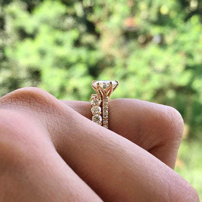 1.85 CT Round Pave Moissanite Engagement Ring